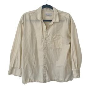 UO‎ cotton button down cream collared small